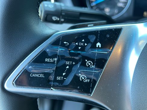 Used 2024 Mercedes-Benz eSprinter 170 Cargo image 18