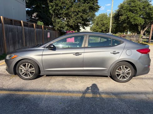Used 2018 Hyundai Elantra SEL FWD image 10