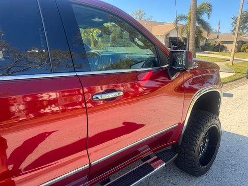 Used 2021 Chevrolet Silverado 1500 High Country w/ Technology Package image 12