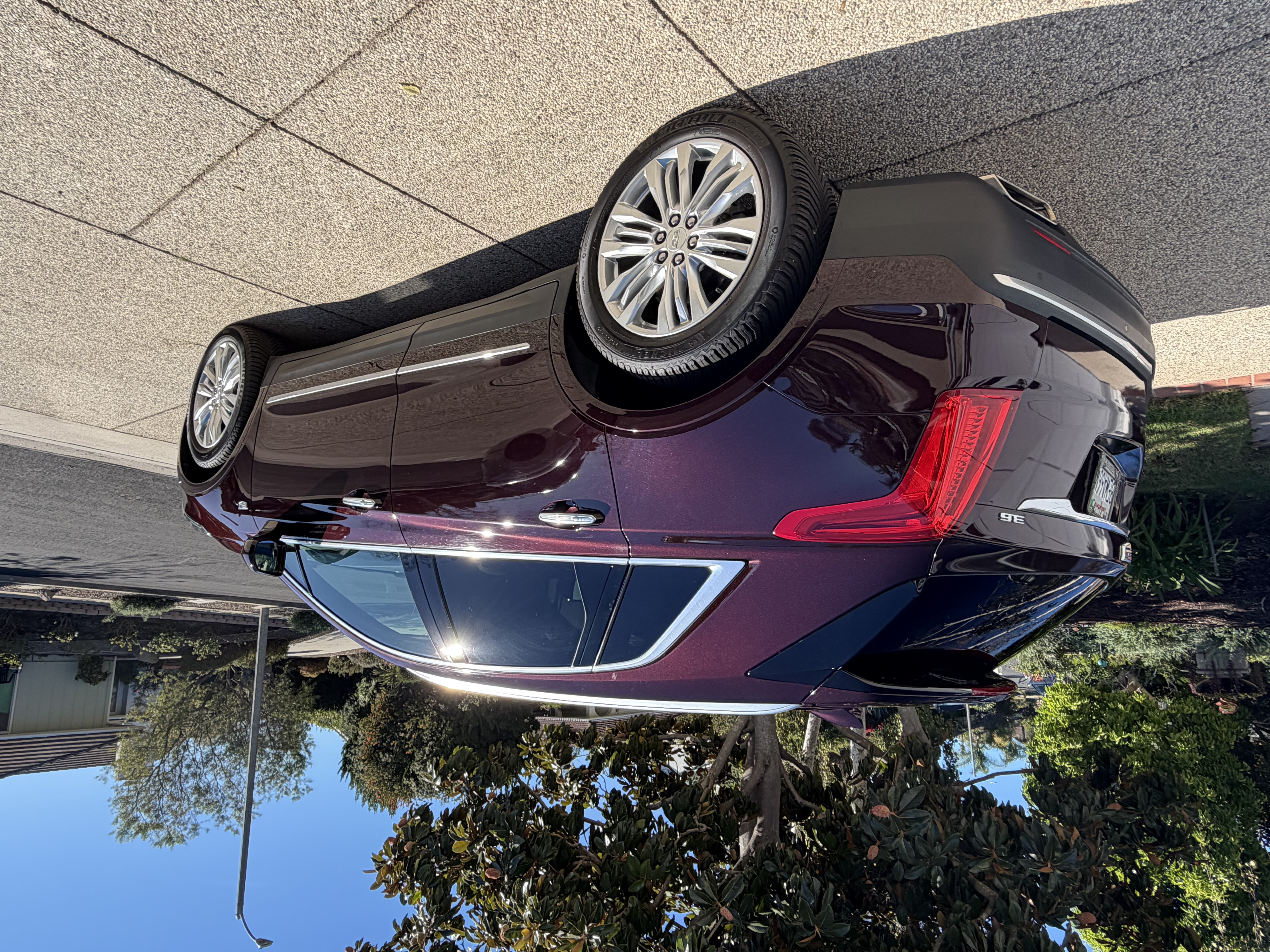 Used 2018 Cadillac XT5 Premium Luxury w/ Driver Assist Package FWD image 1