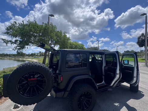 Used 2024 Jeep Wrangler Unlimited Sport AWD/4WD image 21