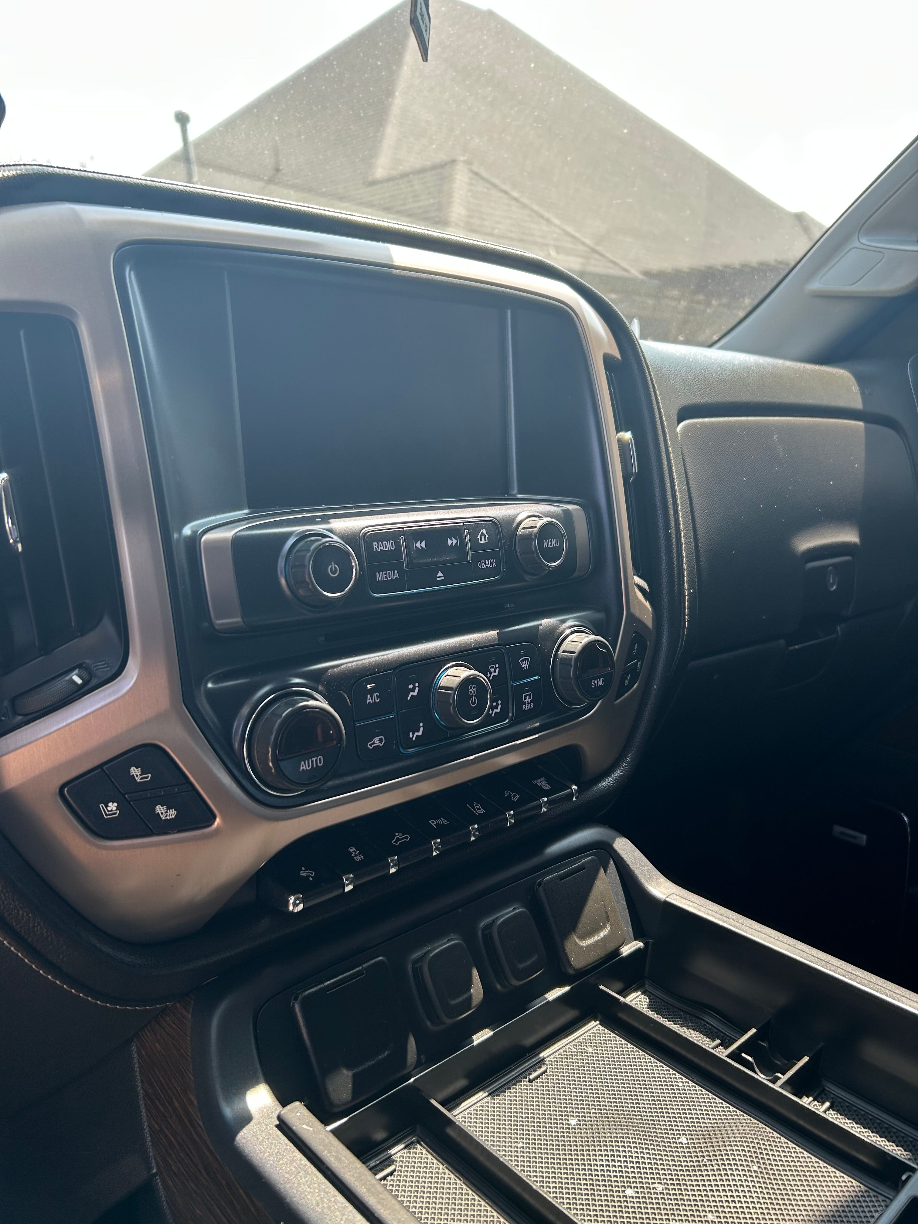 Used 2018 GMC Sierra 2500 Denali w/ Duramax Plus Package AWD/4WD image 24