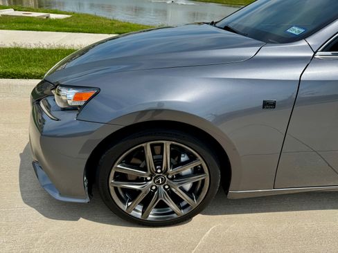 Used 2016 Lexus IS 200t RWD image 2