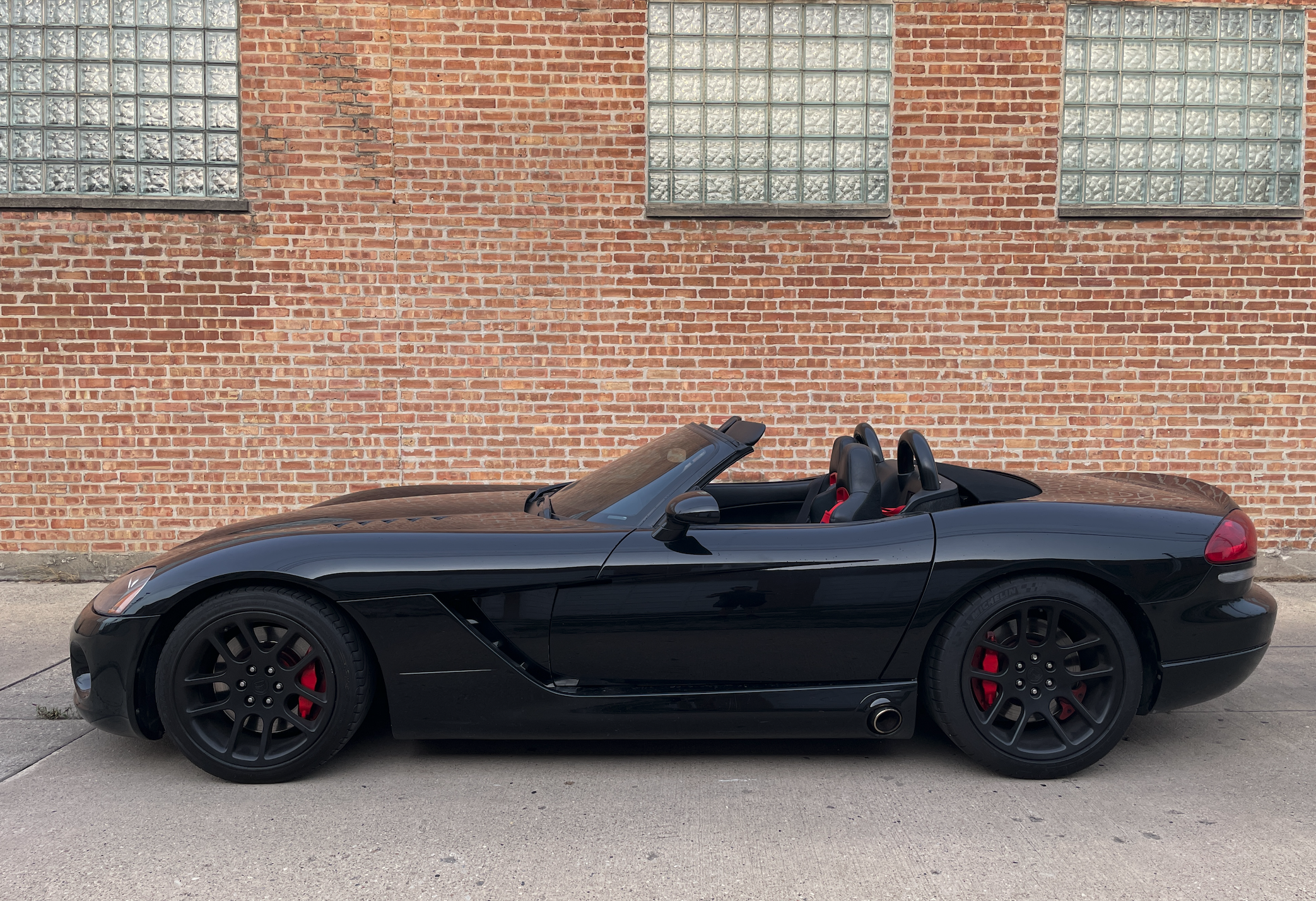 Used 2003 Dodge Viper SRT-10 RWD image 1