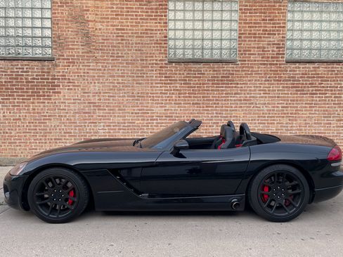 Used 2003 Dodge Viper SRT-10 image 1