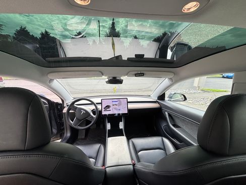 Used 2019 Tesla Model 3 RWD image 16