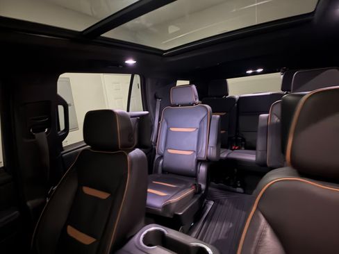 Used 2023 GMC Yukon AT4 w/ AT4 Premium Package image 9