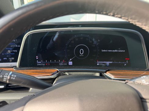 Used 2023 Cadillac Escalade Premium Luxury image 5