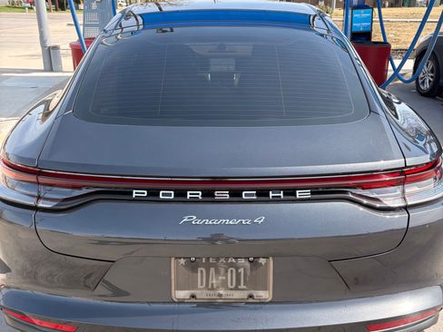 Used 2022 Porsche Panamera image 8