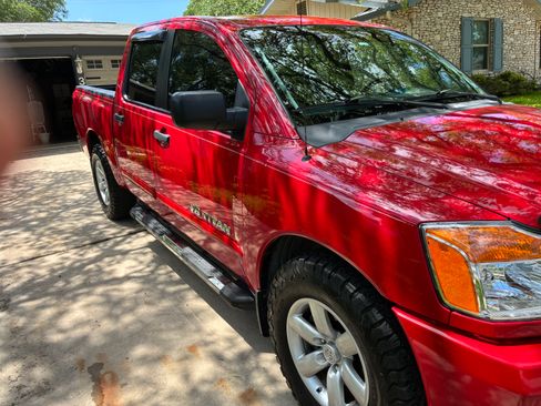 Used 2010 Nissan Titan SE w/ SE Value Truck Pkg RWD image 28