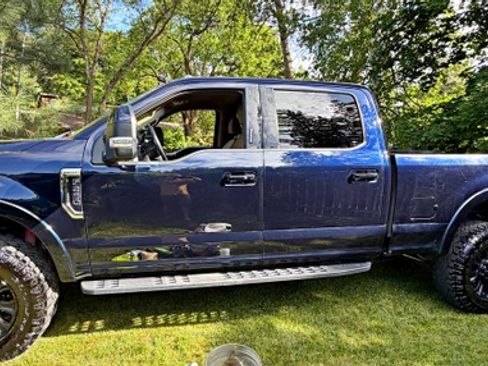 Used 2022 Ford F250 Lariat w/ Tremor Off-Road Package AWD/4WD image 10