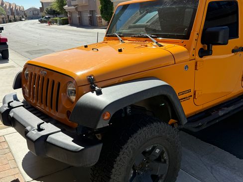 Used 2013 Jeep Wrangler Unlimited Sport AWD/4WD image 9