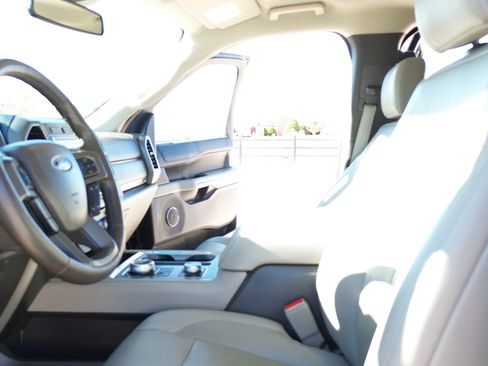 Used 2018 Ford Expedition Max XLT w/ Equipment Group 202A image 22