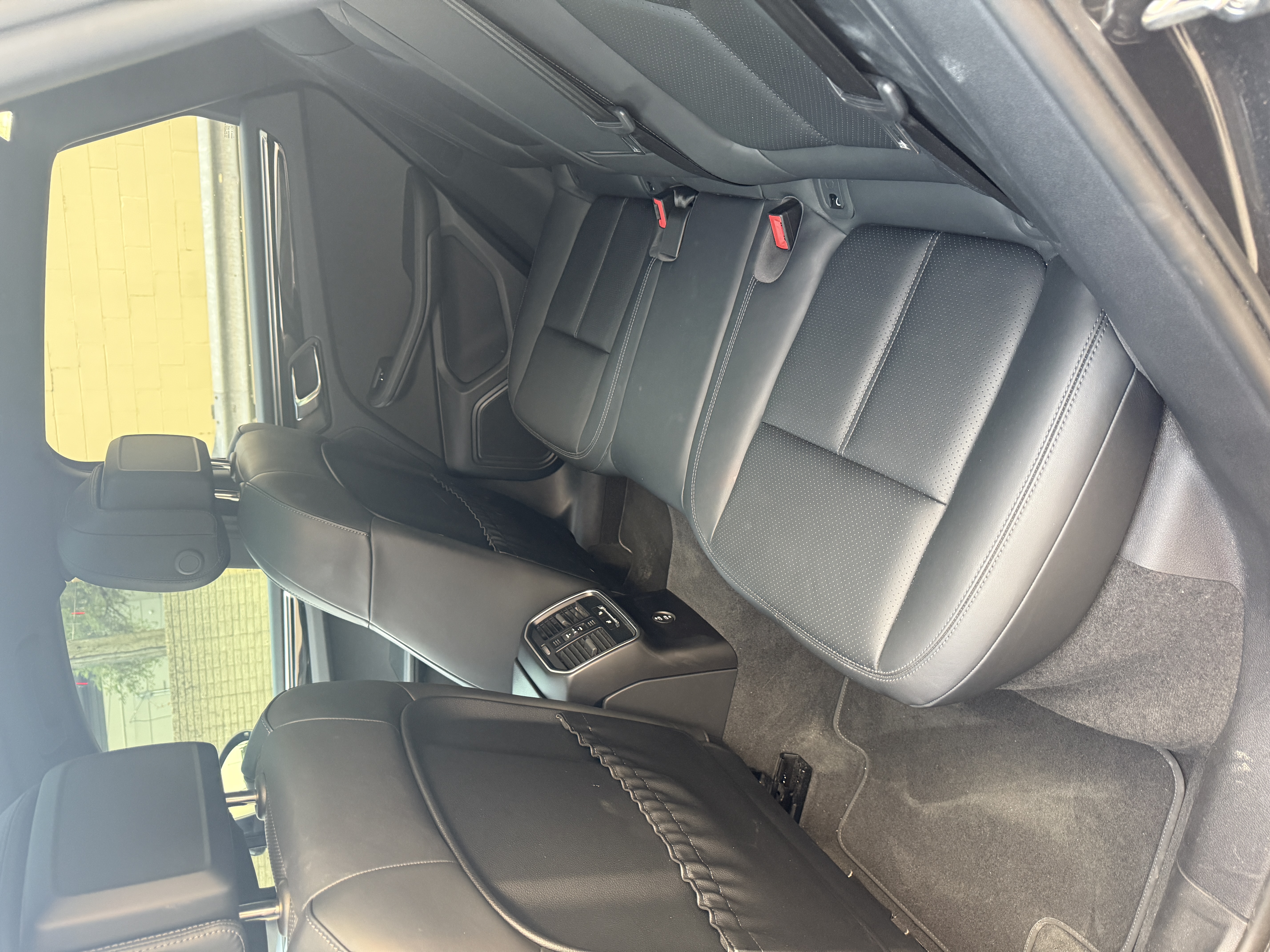 Used 2023 Porsche Macan AWD/4WD image 10