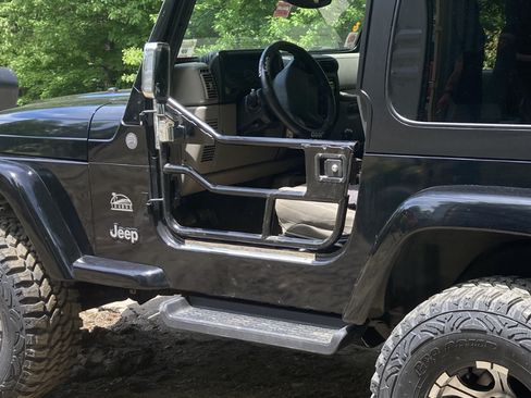 Used 2004 Jeep Wrangler Sahara w/ Dual Top Group AWD/4WD image 16