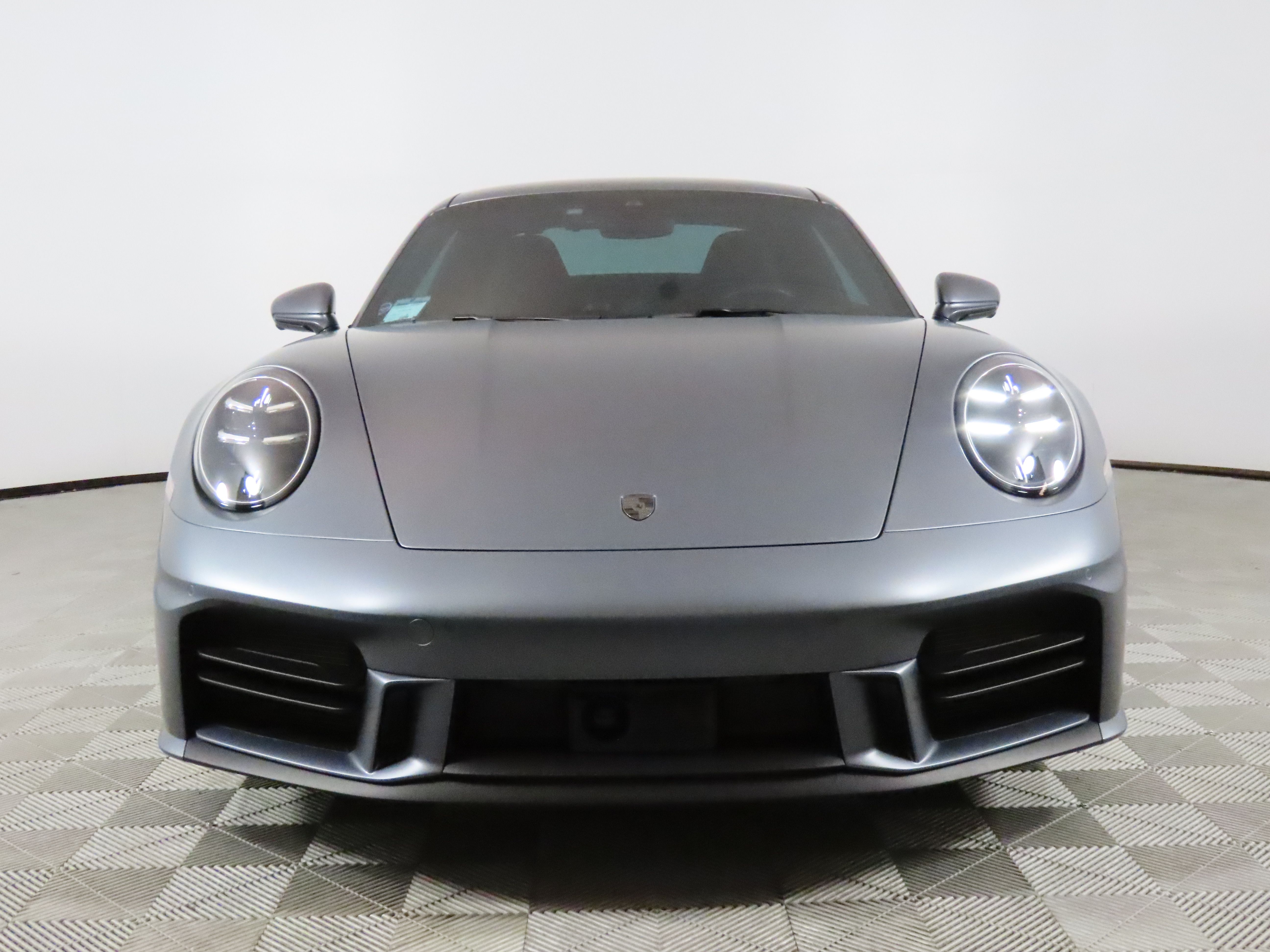 Used 2025 Porsche 911 Carrera RWD image 10