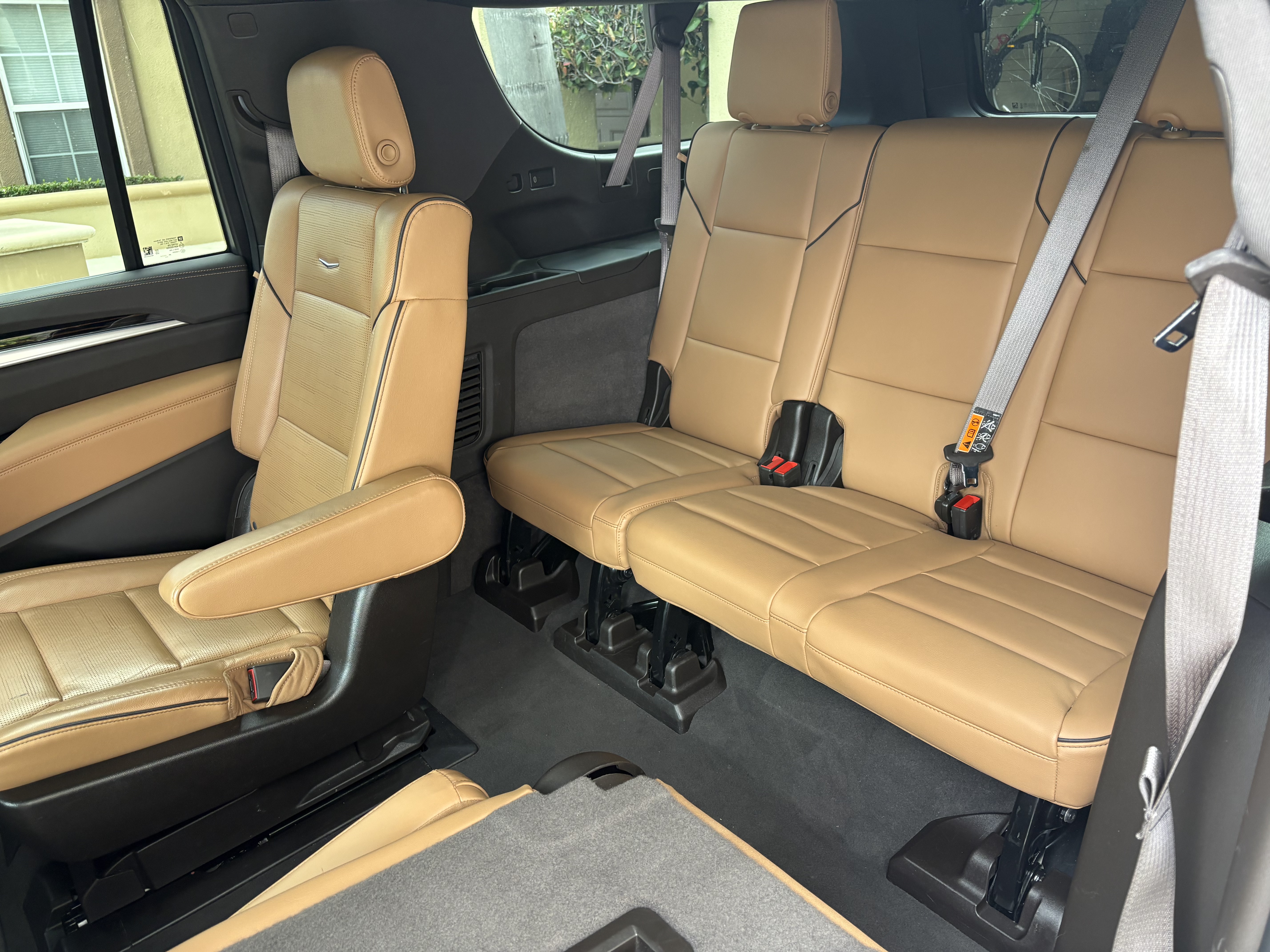Used 2025 Cadillac Escalade ESV Premium Luxury AWD/4WD image 21