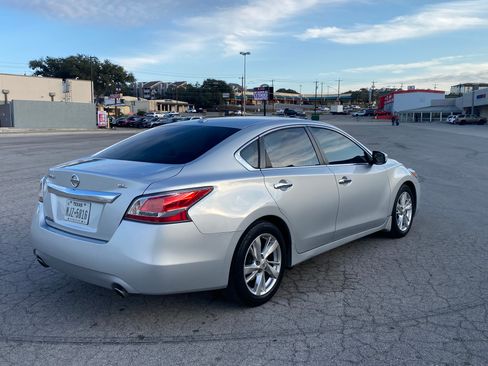 Used 2015 Nissan Altima 2.5 SL w/ Technology Package image 8
