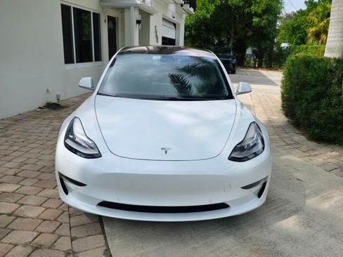 Used 2018 Tesla Model 3 Long Range image 4