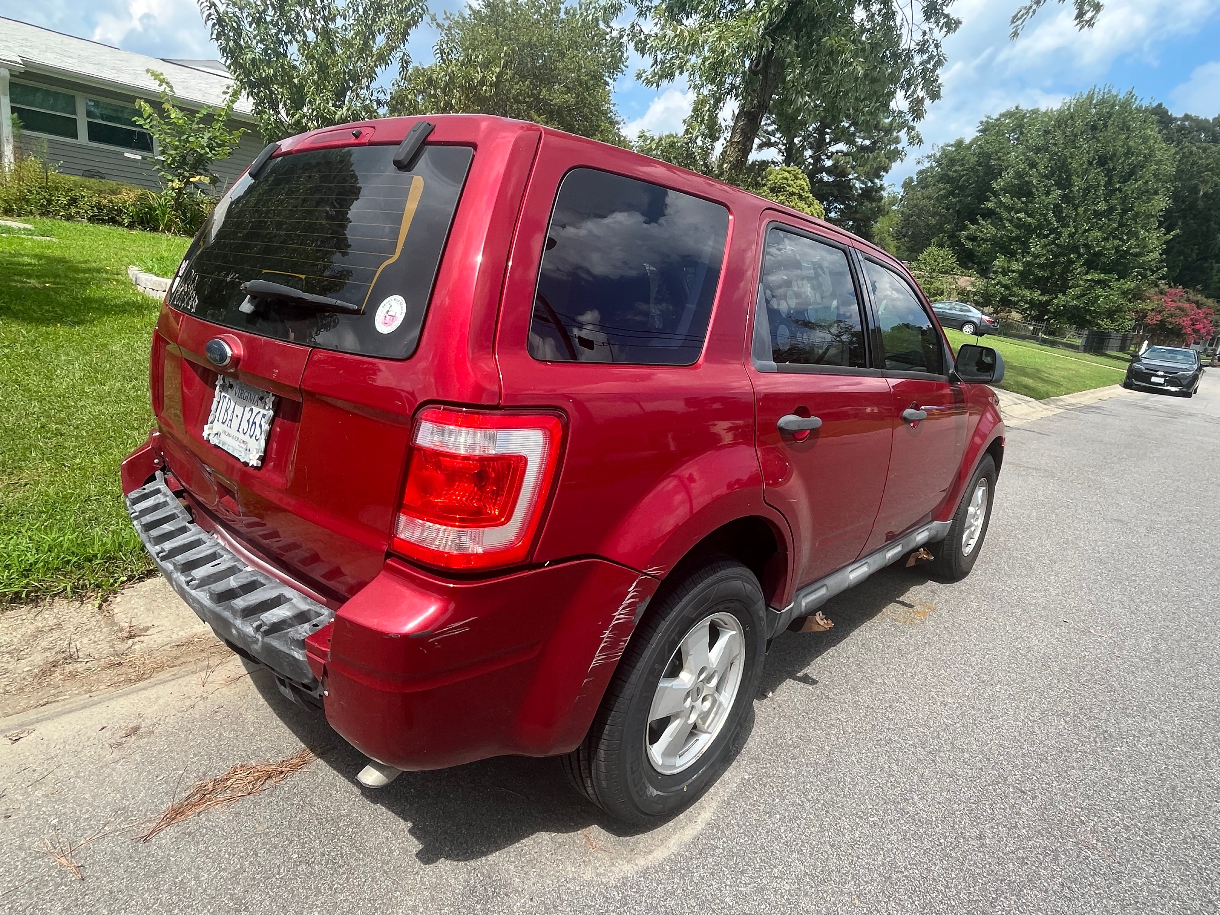 Used 2010 Ford Escape XLS FWD image 3
