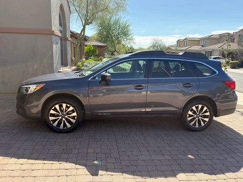 Used 2015 Subaru Outback 2.5i Limited AWD/4WD image 1