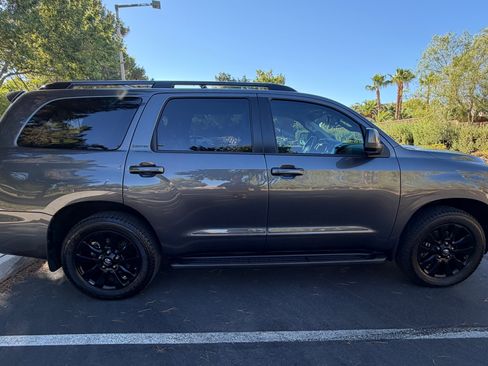Used 2019 Toyota Sequoia Limited w/ Safety & Convenience Package AWD/4WD image 9