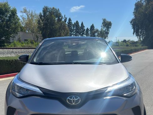 Used 2020 Toyota C-HR XLE image 8