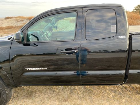 Used 2017 Toyota Tacoma SR5 image 15