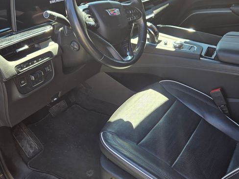 Used 2023 Cadillac Escalade Sport image 10