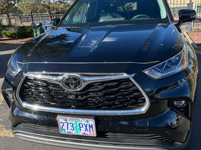 Used 2024 Toyota Highlander Platinum