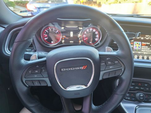 Used 2017 Dodge Challenger R/T image 11