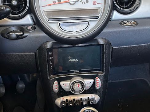 Used 2010 MINI Cooper Cooper Convertible 2D image 13