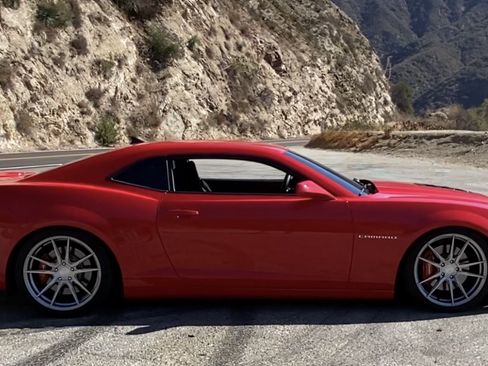 Used 2014 Chevrolet Camaro SS image 15