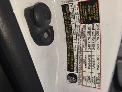 Used 2019 Nissan Frontier SL image 6