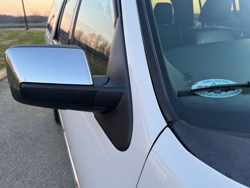 Used 2012 Lincoln Navigator L 4WD image 12