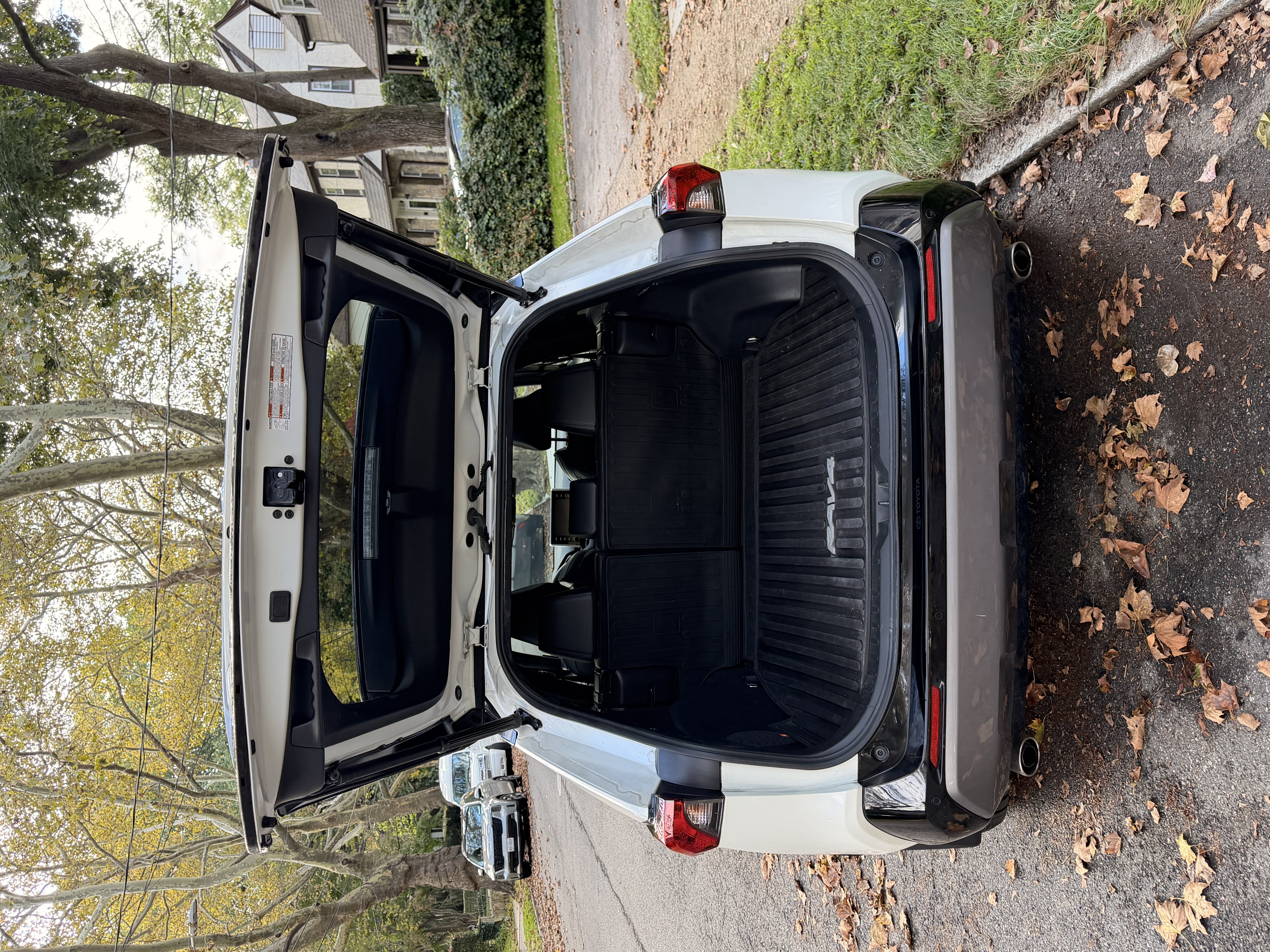 Used 2021 Toyota RAV4 XSE AWD/4WD image 15