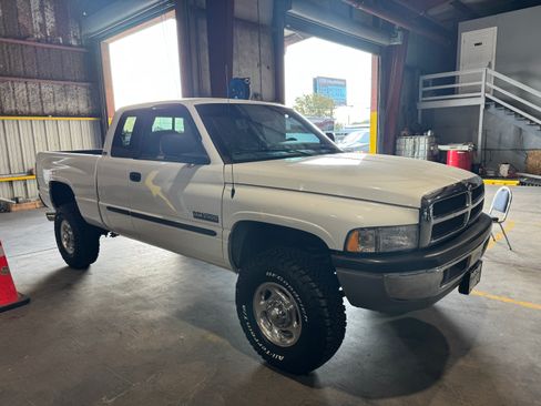 Used 2001 Dodge Ram 2500 Truck 4x4 Quad Cab image 4