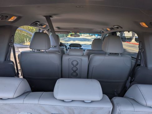 Used 2012 Honda Odyssey EX-L image 17