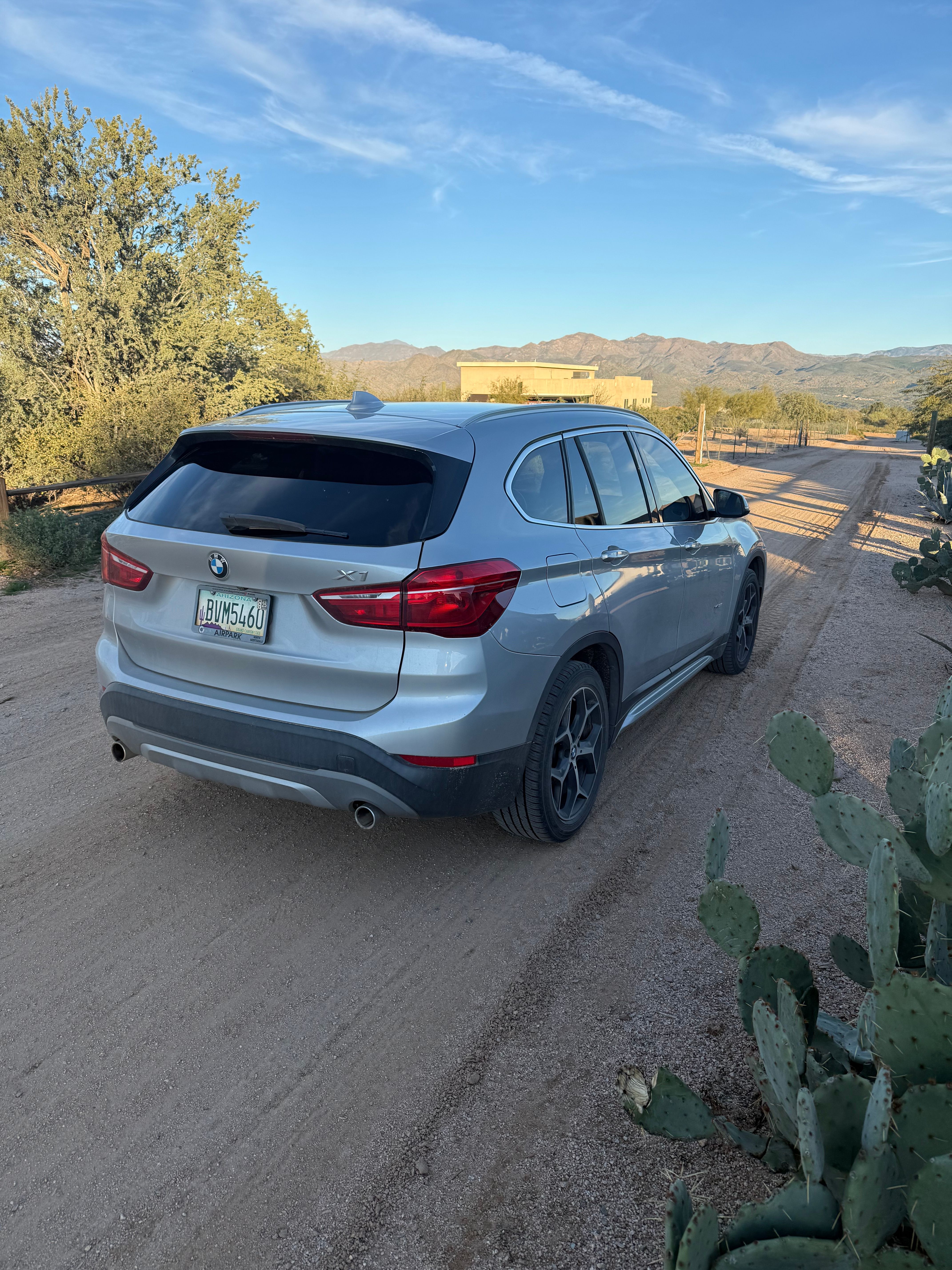 Used 2018 BMW X1 xDrive28i AWD/4WD image 2