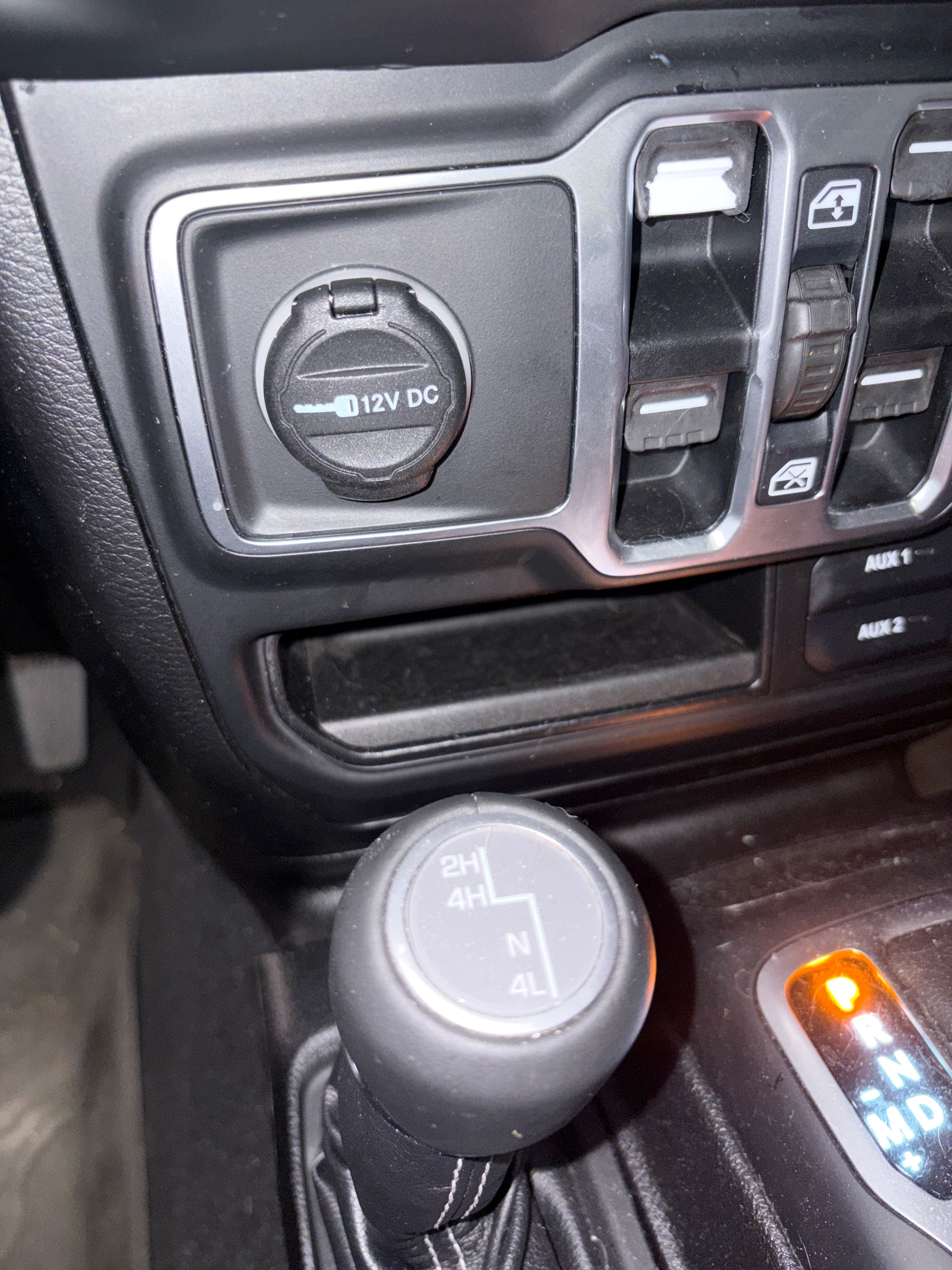 Used 2018 Jeep Wrangler Unlimited Sahara w/ Uconnect 4C Nav & Sound Group AWD/4WD image 10