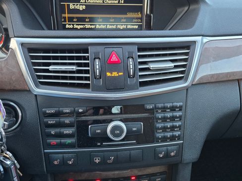 Used 2011 Mercedes-Benz E 350 4MATIC Sedan image 11