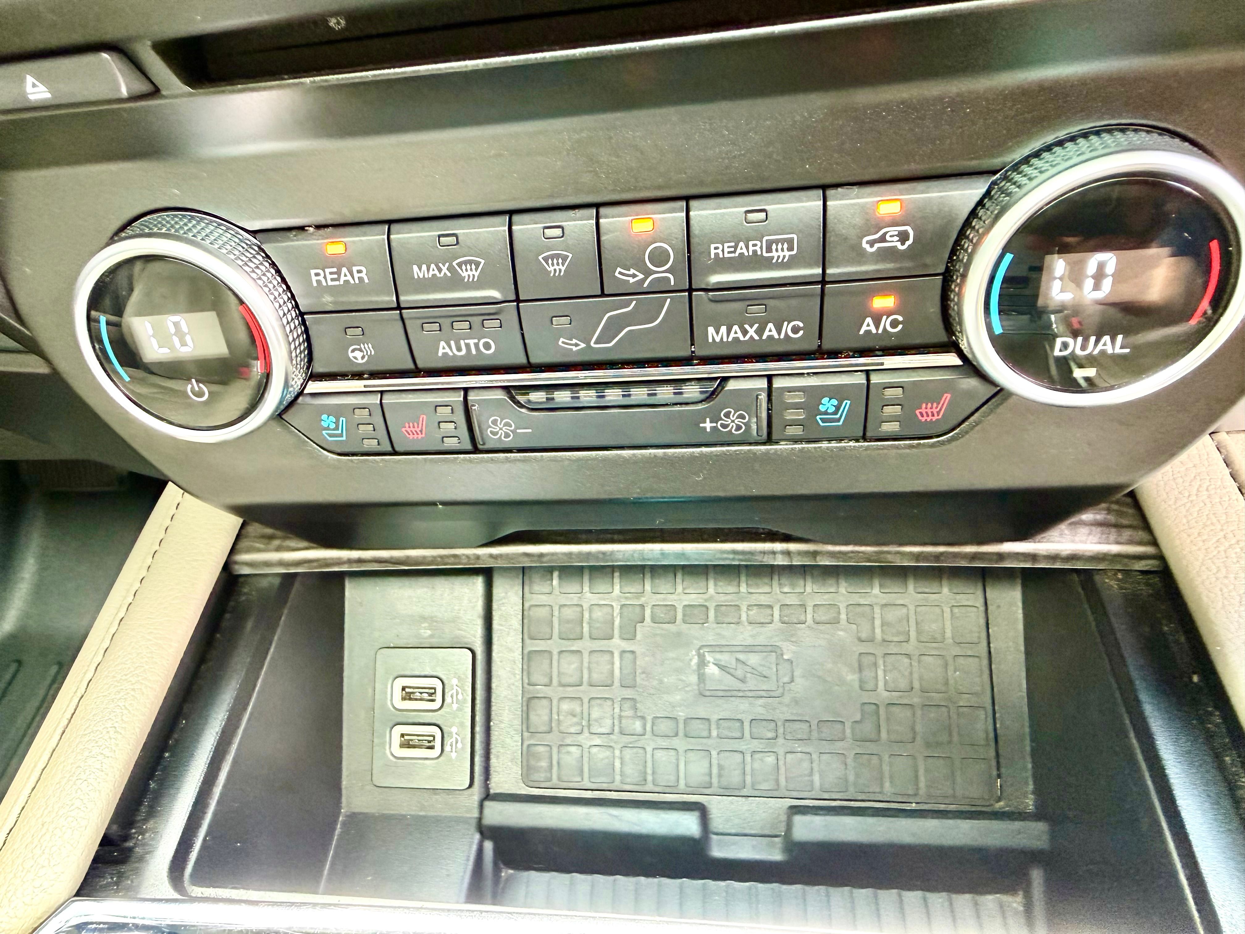 Used 2018 Ford Expedition Max Limited RWD image 28