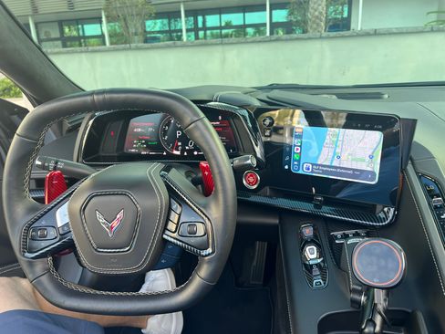 Used 2024 Chevrolet Corvette Stingray Premium Conv w/ Z51 Performance Package image 15