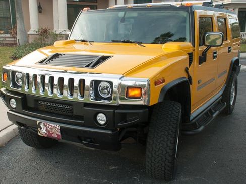 Used 2004 HUMMER H2 w/ Preferred Equipment Group image 10