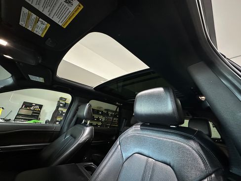 Used 2021 Ford Expedition Limited image 10