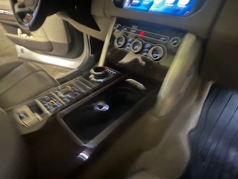 Used 2017 Land Rover Range Rover image 19