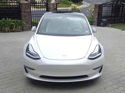 Used 2020 Tesla Model 3 Standard Range Plus RWD image 5