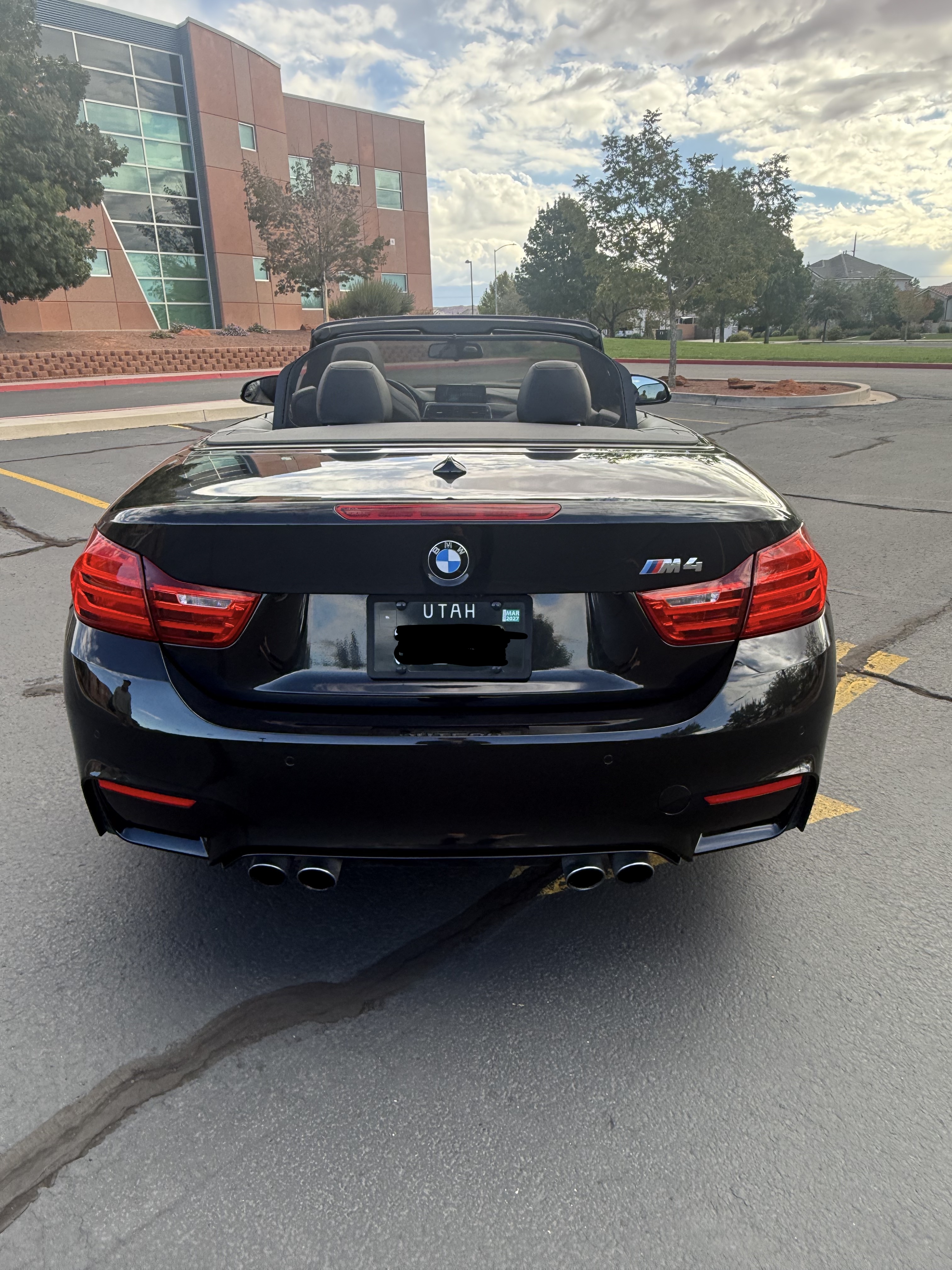 Used 2016 BMW M4 Convertible RWD image 2