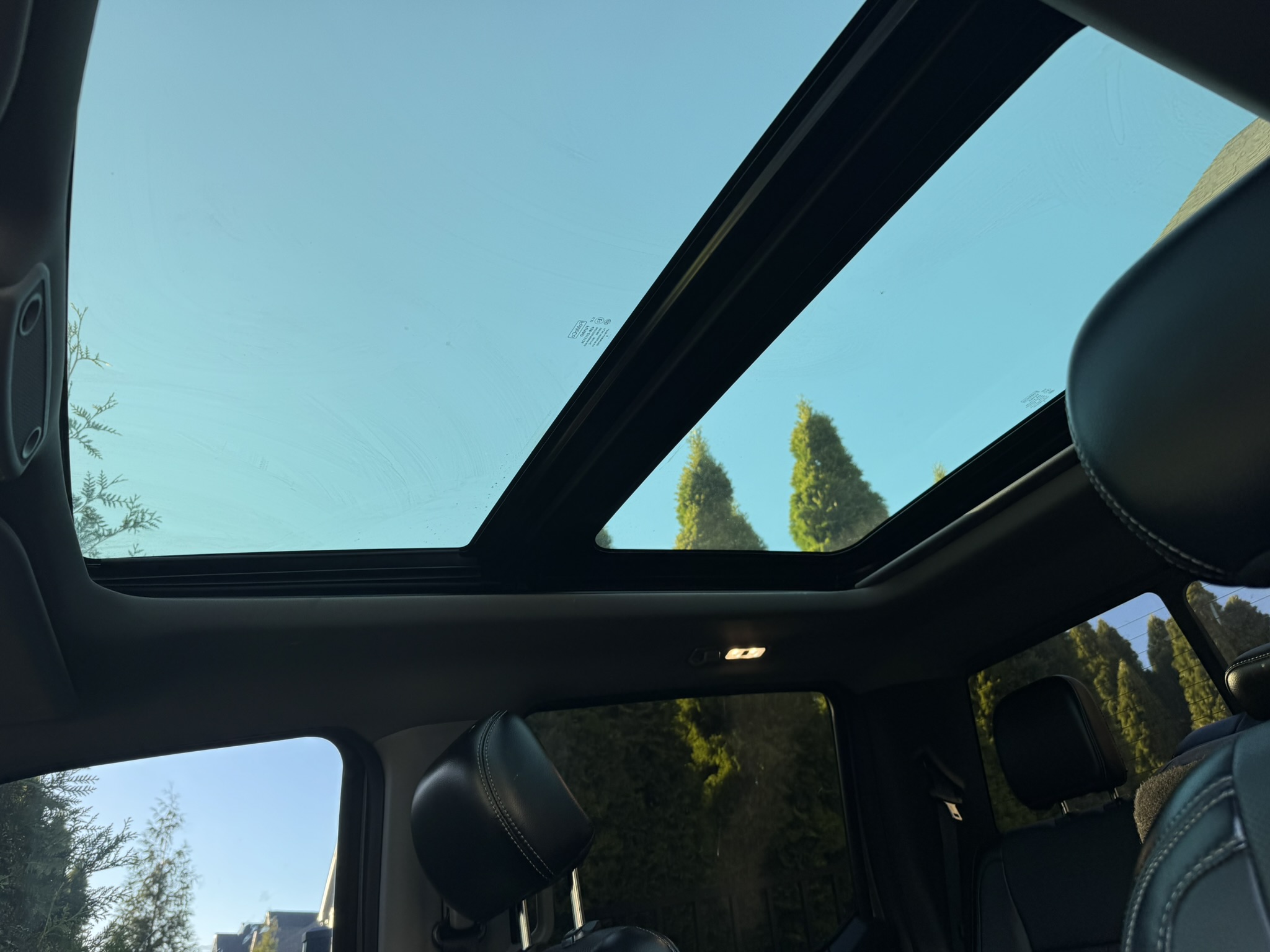 Used 2018 Ford F150 Lariat w/ Equipment Group 502A Luxury AWD/4WD image 17