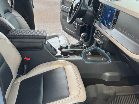 Used 2024 Ford Bronco Wildtrak image 6